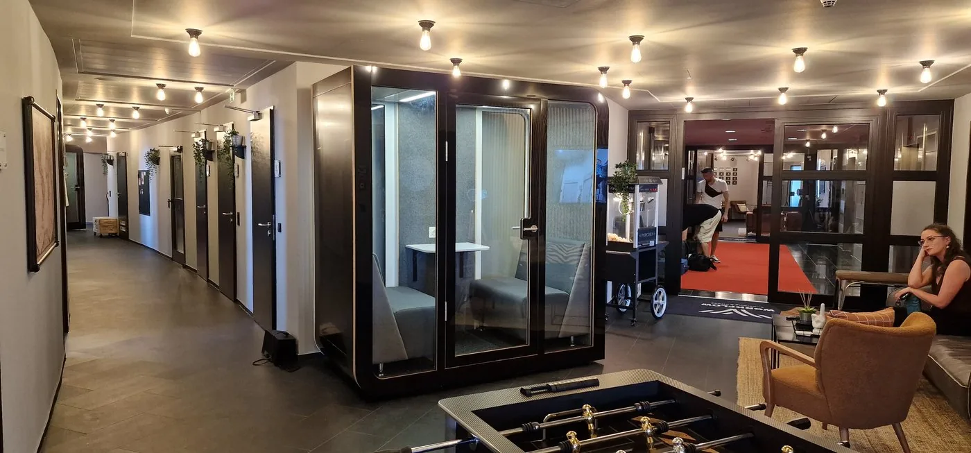 Kancelaria prawna Warszawa — 6 kabin i 28 dB poufności